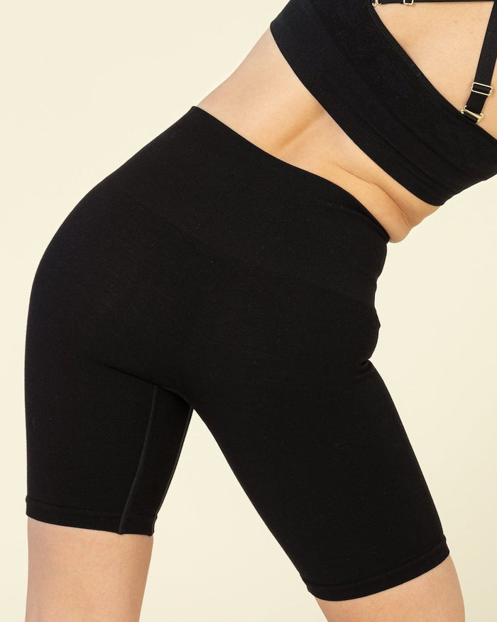 Essential Compressive Short 8"