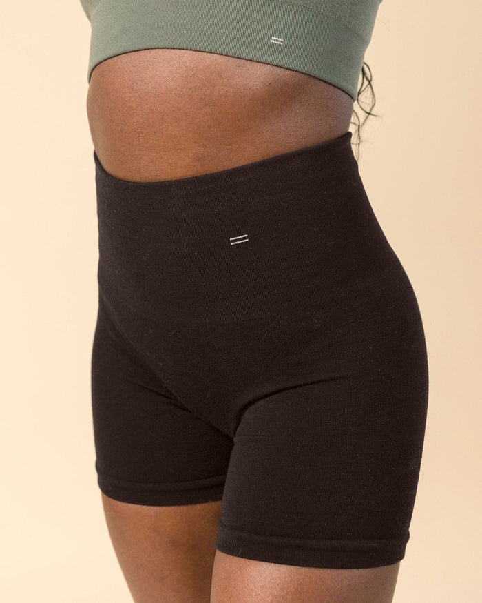 Essential Compressive Short 6"